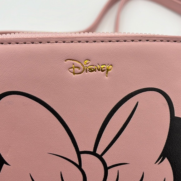 ⭐️ Disney Minnie Mouse Crossbody Camera Messenger Sling Bag ⭐️ - Picture 3 of 5